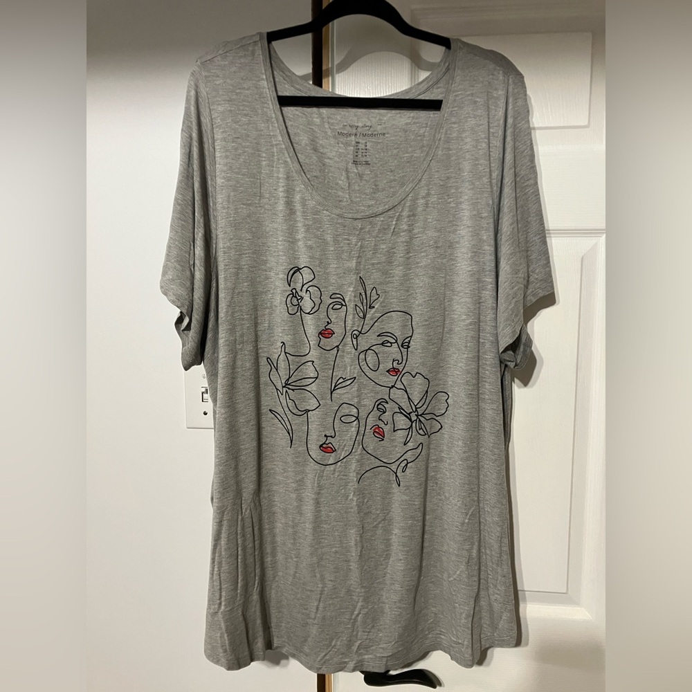 Grey tshirt